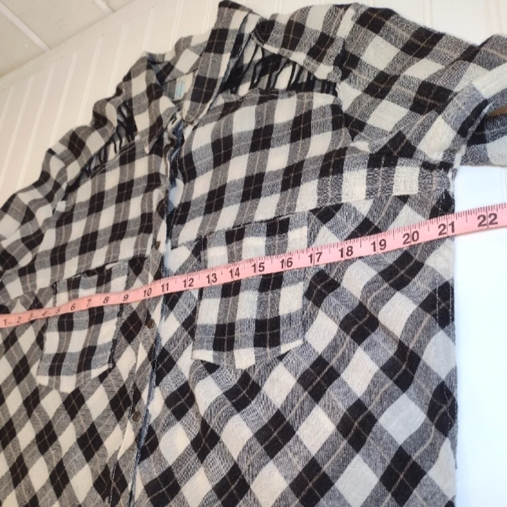 Free People women's long sleeve black/white plaid shirt size (S)